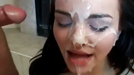 Geil lesbisch gratis seksfilms downloaden koppel having heet seks in de keuken
