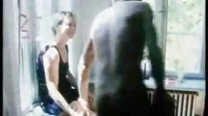 Brunette gratis lesbische seksfilms van ta ta