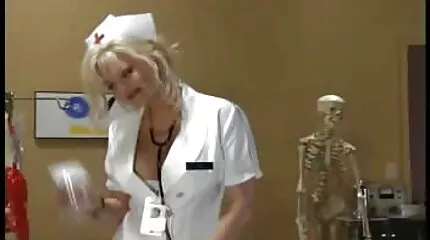 Russische klant toont temperament na opwinding seksfilms kijken op massage