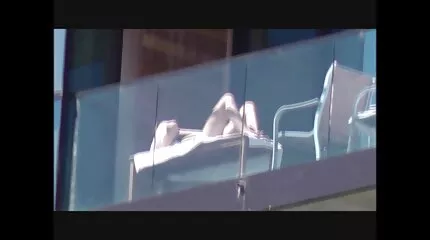 Geile Russische brunette youtube seksfilms brengt een man naar hebben seks met haar Pijpbeurt