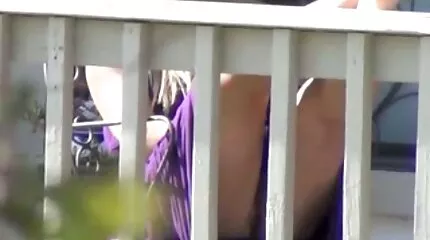 Brunette heeft een hete fuck mooie seksfilms in bed met haar minnaar