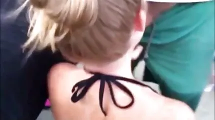 Volwassen dochter zoekt vaderlijke steun op de stijve penis seksfilm gratis van vader