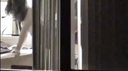 Schattig latina kut is massage seksfilm opgewonden door gepassioneerde Doggy stijl beukende