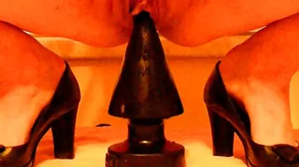 De jonge brunette liet de man wild hollandse seks films gaan voor een anale neukbeurt