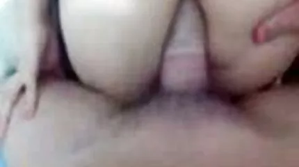 Skinn Russo Russische teef in visnetten provoceert een man voor een seksfilm 123 heet neuken