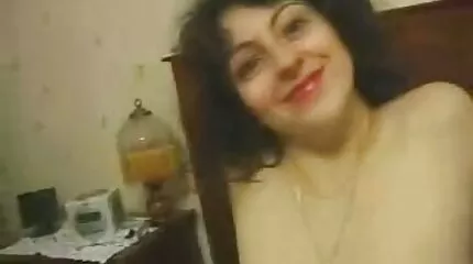 Meisje zuigt actief de penis van Bo fri friend om sperma te krijgen gratis seksfilm