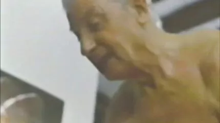De man maakte een BDSM marteling naar de gratis lange seksfilmpjes ondeugende vrouw die eindigde met anaal