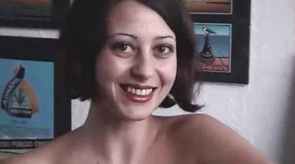 Lang legged datum romantische seksfilms Amira Adara ends met een creampie